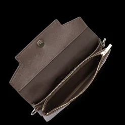 Petit pochette
